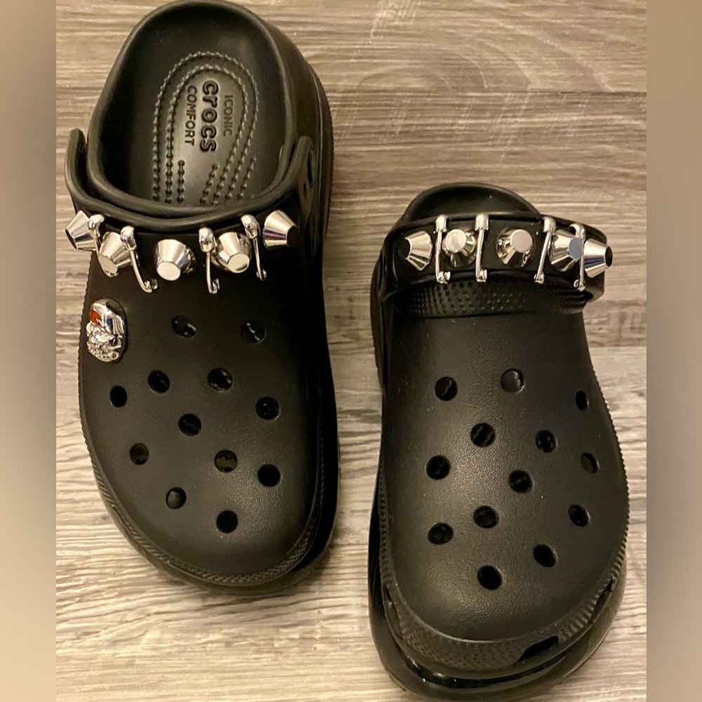 CROCS MEGA CRUSH REBEL REBEL BLACK CLOGS SZ 7